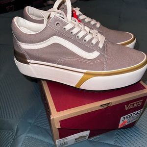 Women’s platform Vans